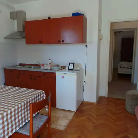 In 38122 Apartment Novi Vinodolski