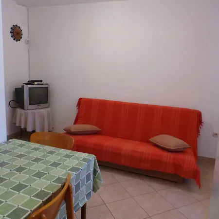 In 38122 Apartment *